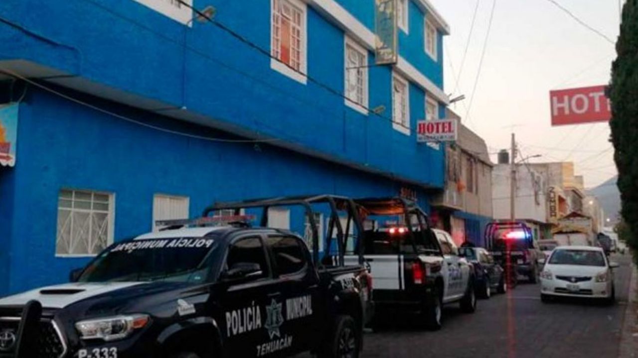 Descubren muerta a joven junto a su niña en hotel de Tehuacán, Puebla