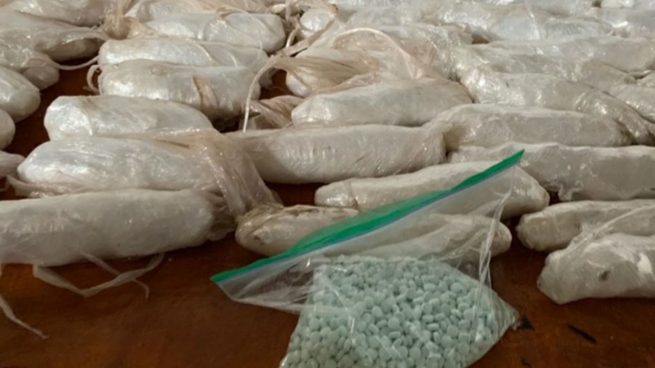 Detienen a hombre con 7 kilos de metanfetamina en carretera de Sonora