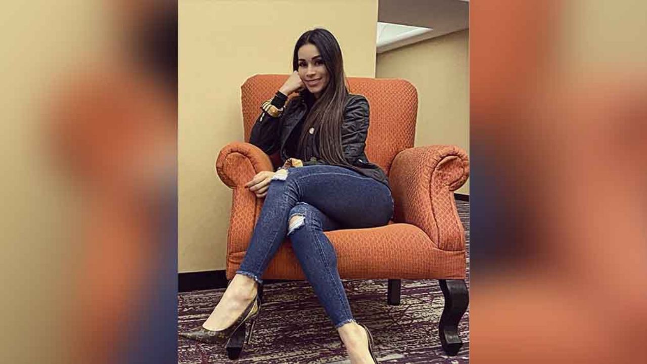 Yuliett Torres derrocha sensualidad al exponerse en lencería desde su cuarto