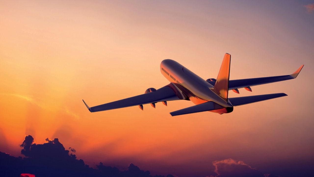 Tránsito aéreo baja considerablemente por propagación de Covid-19