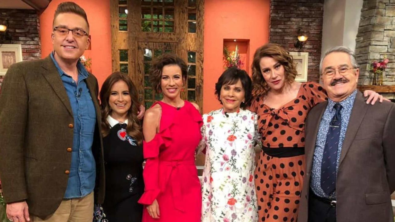 Tunden a ‘Ventaneando’ por apoyar a dueño de TV Azteca tras discurso del Covid-19