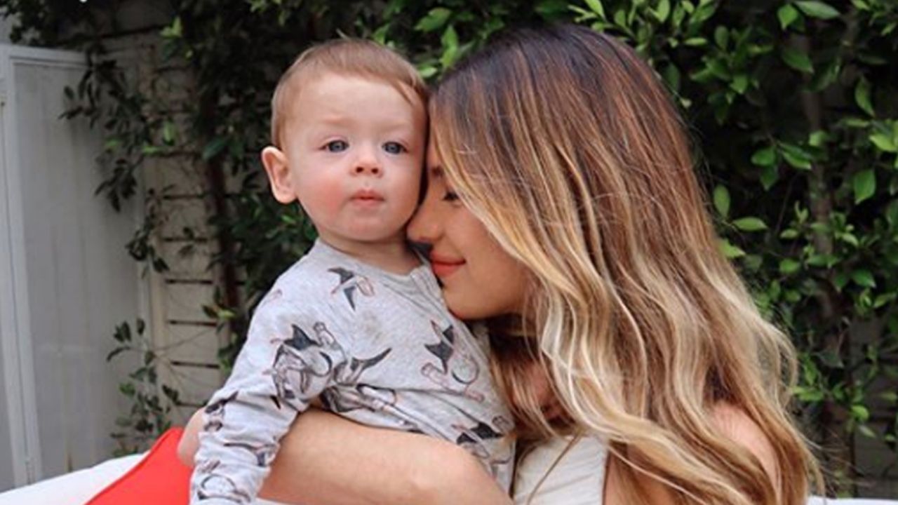 ‘Chicharito’ Hernández roba corazones con tierno video junto a su hijo Noah