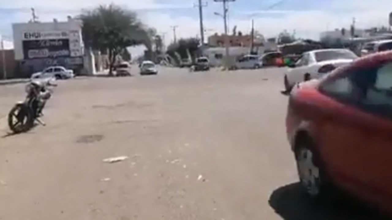 Mujer termina lesionada al tratar de subir a unidad del transporte público