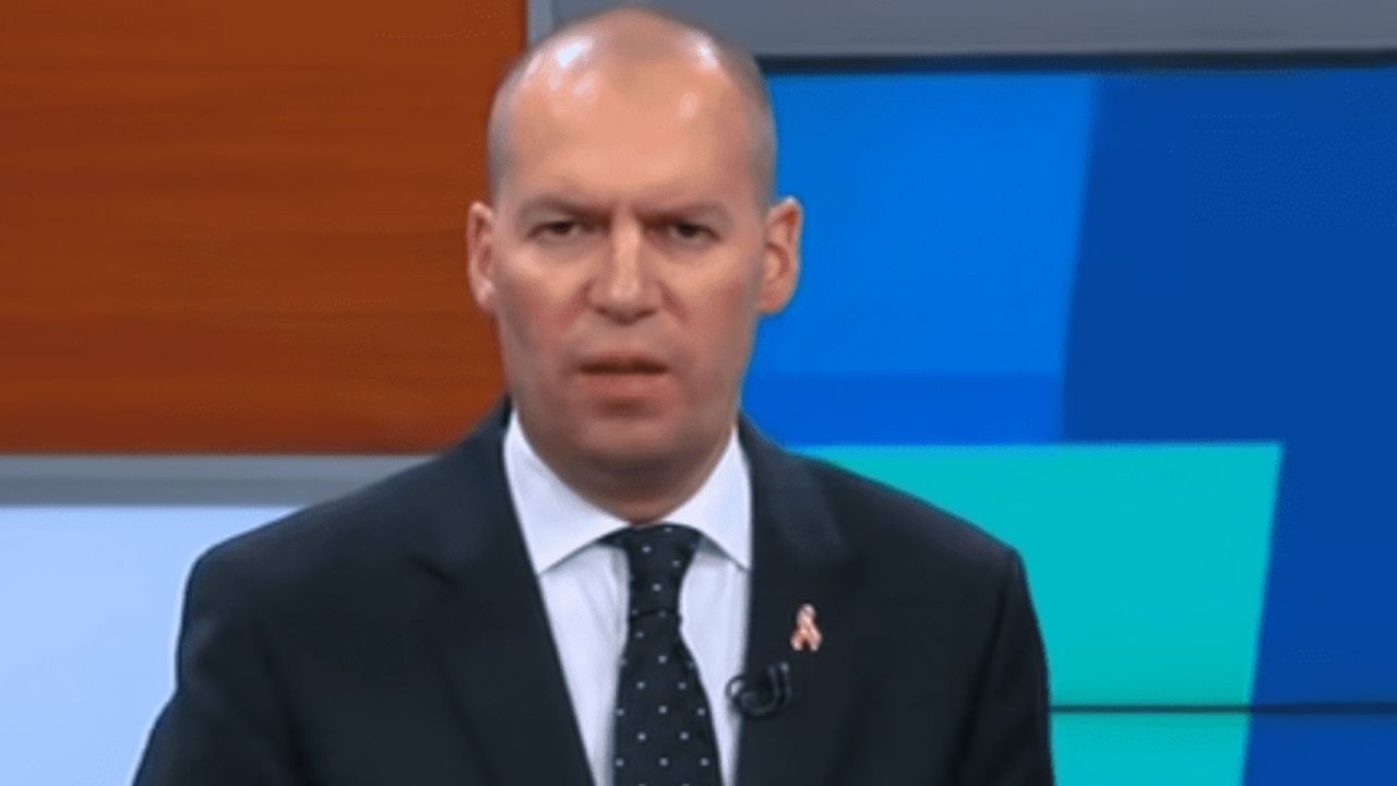 ¡Preocupante! André Marín reaparece muy delgado y con aspecto famélico