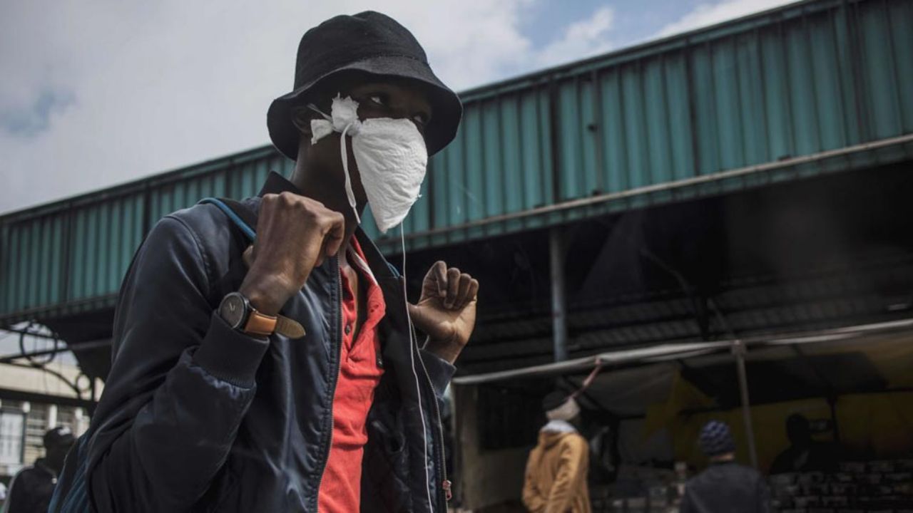 Sudáfrica reporta primeras 2 muertes por coronavirus e inicio de cuarentena