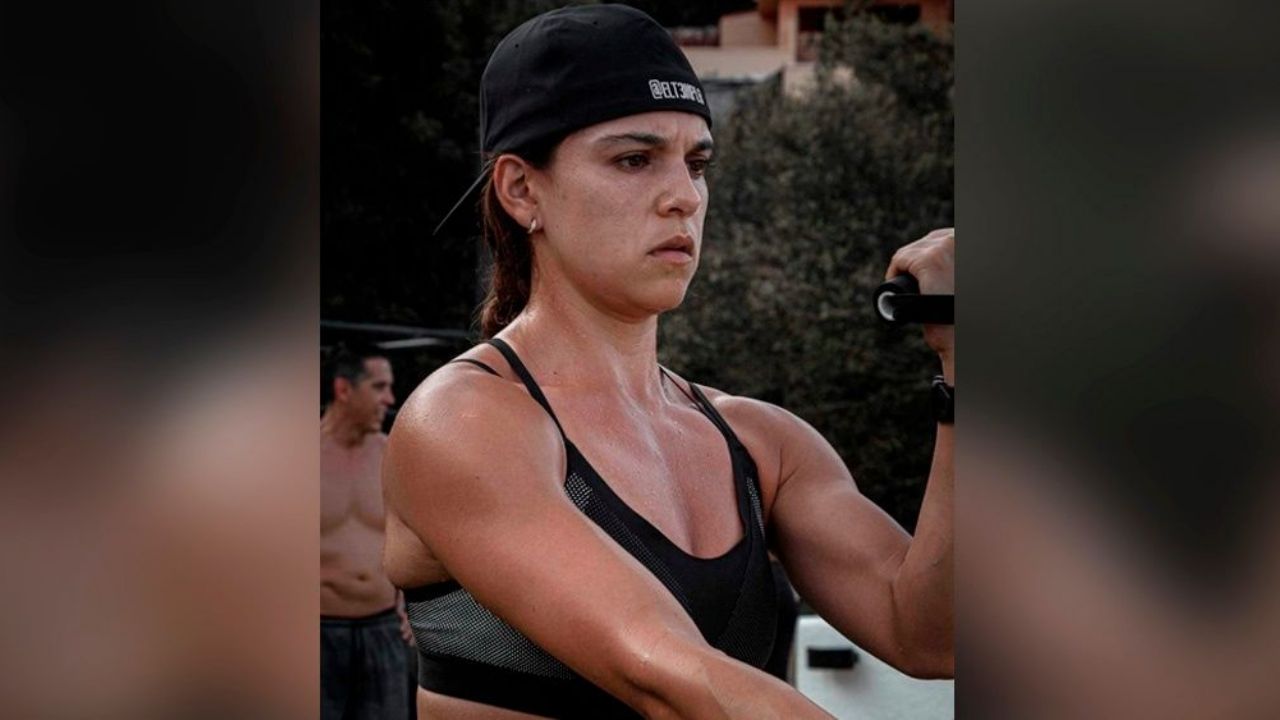 Tania Rincón presume abdomen de acero ¡ y luce igual a Bárbara de Regil!