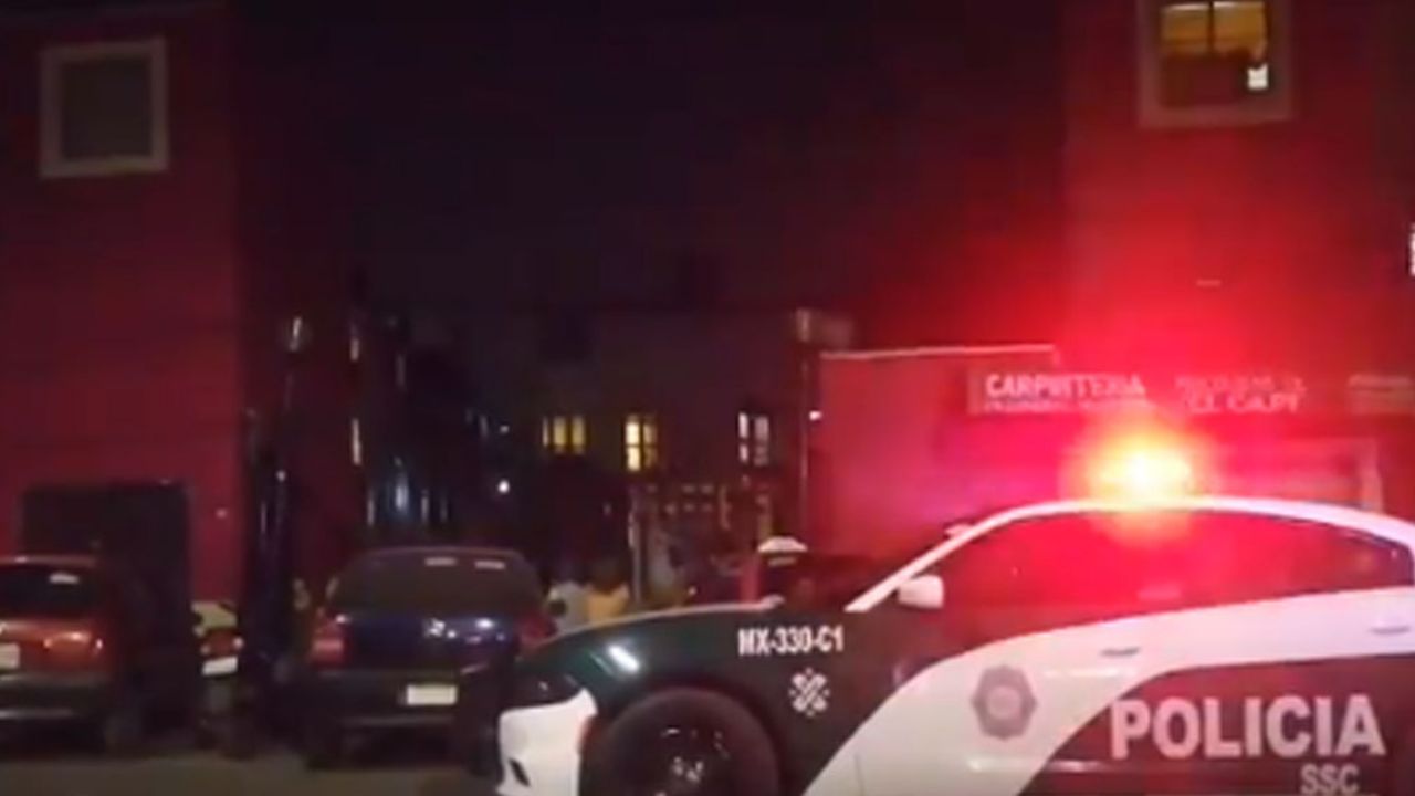 Perro le devora el rostro a una mujer dentro de un departamento en CDMX