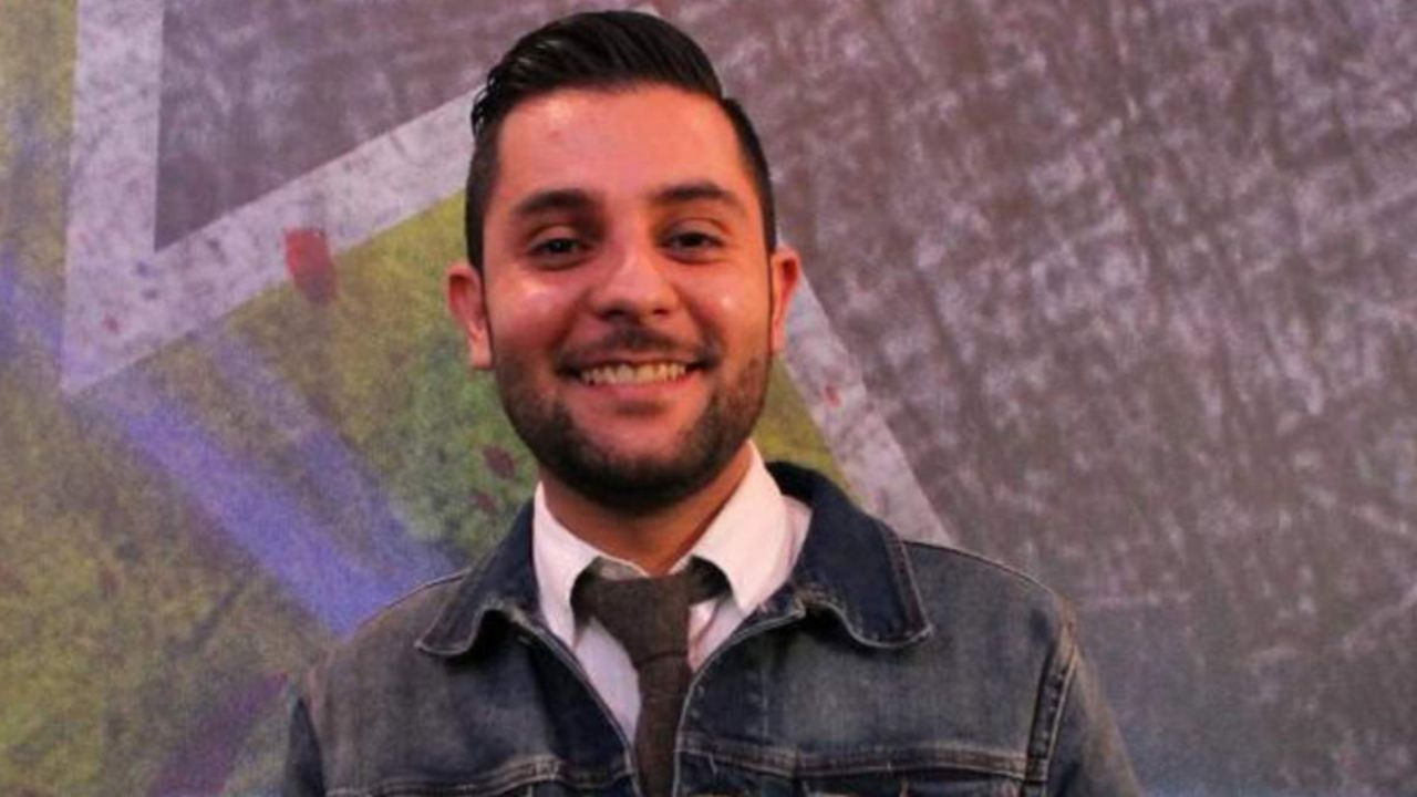 “No me toques”: Ricardo Casares hace enojar a compañera de ‘Venga la Alegría’
