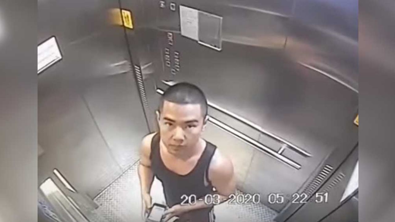 VIDEO: Sujeto lame sus dedos, toca sus genitales y esparce fluidos en ascensor