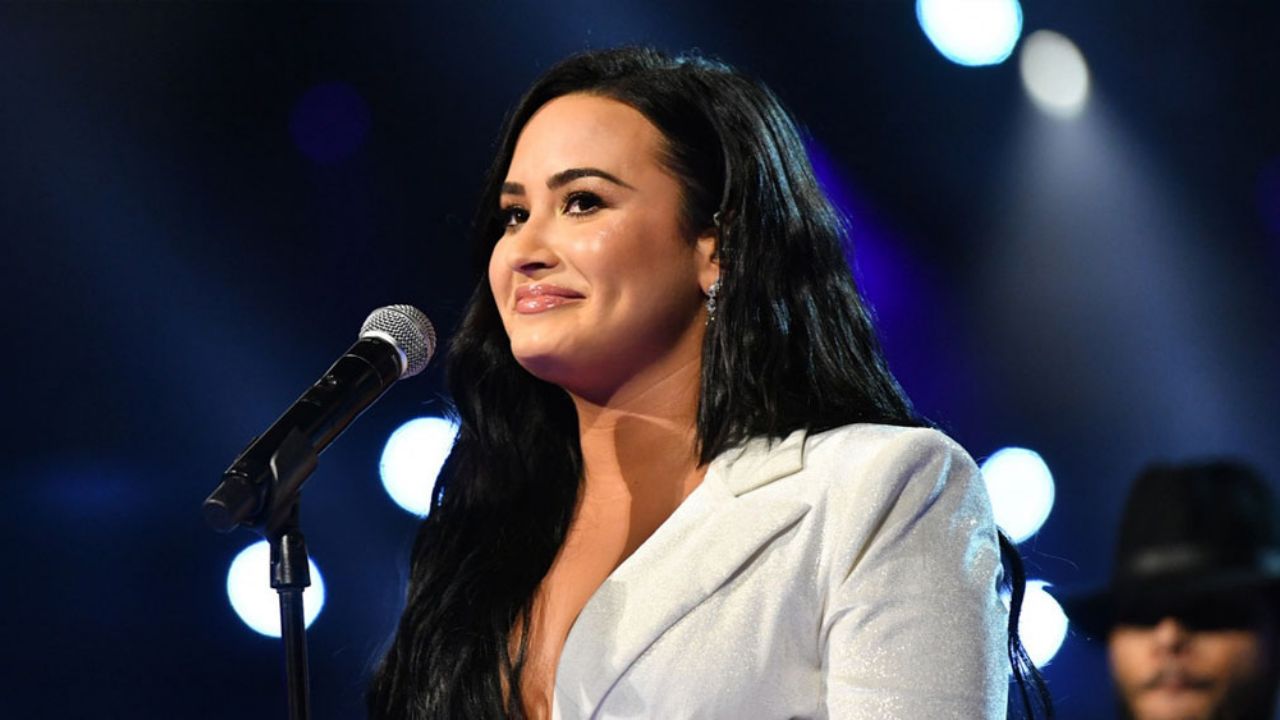 Descuido de transmisión en vivo podría confirmar el romance de Demi Lovato