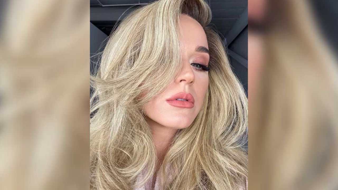 ¡Sin maquillaje! Katy Perry muestra su antes y después de entrar en cuarentena