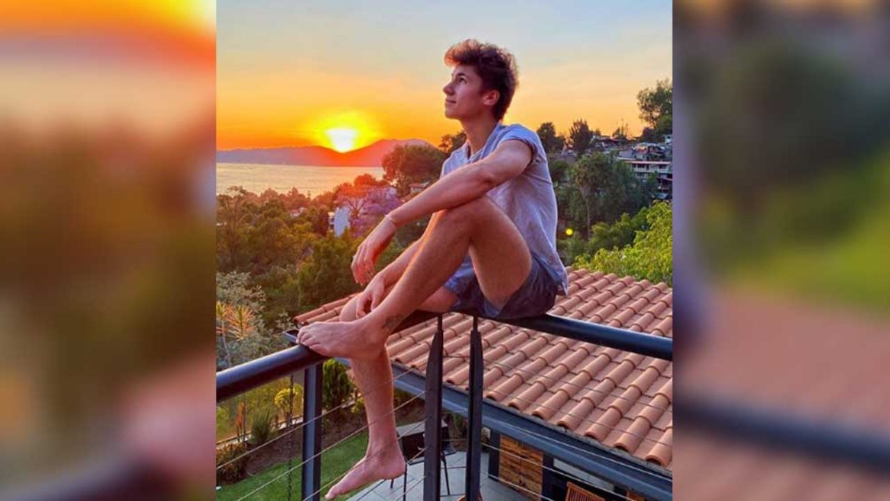 Juanpa Zurita celebra su cumple en cuarentena y con pastel de coronavirus