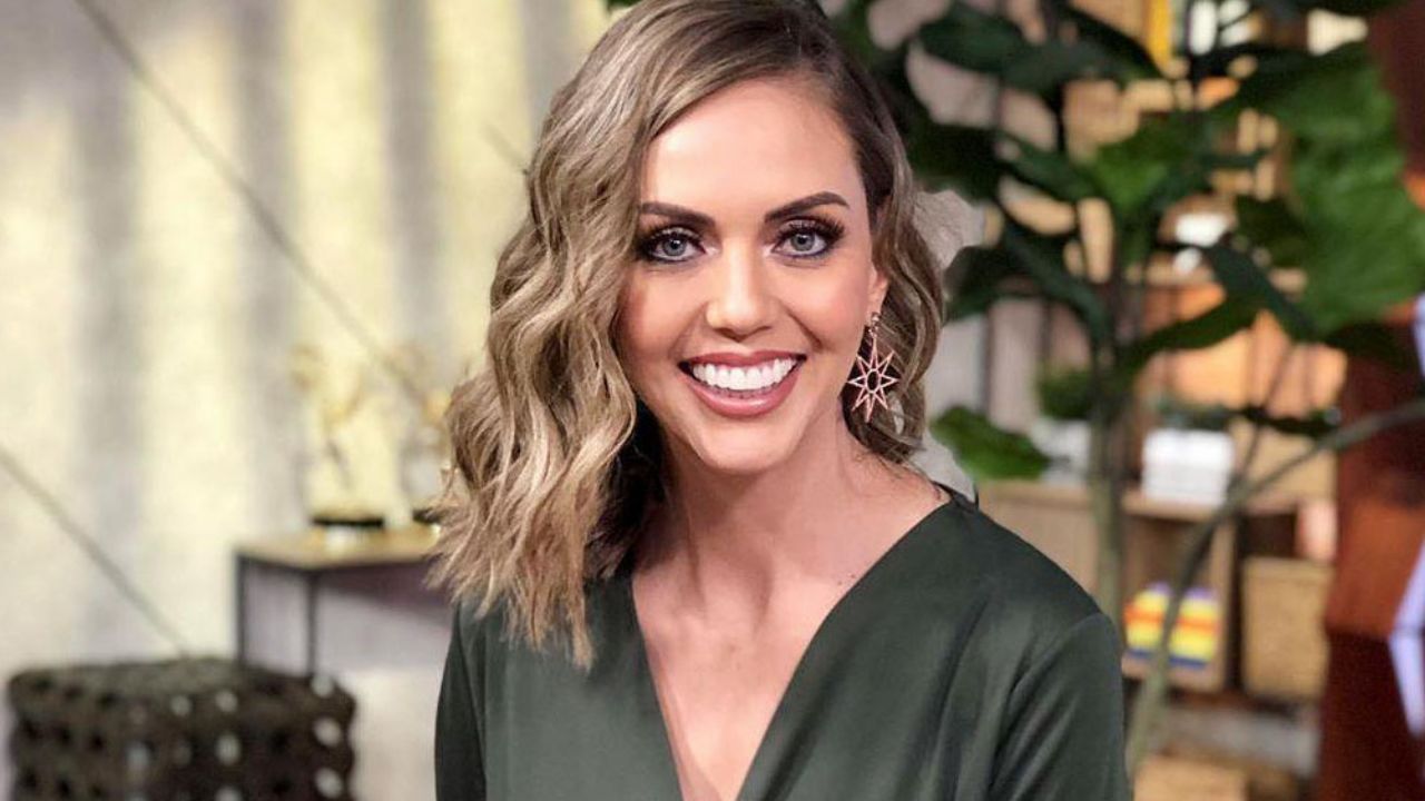 Emotivo momento: Famosa conductora de Telemundo revela el sexo de su bebé