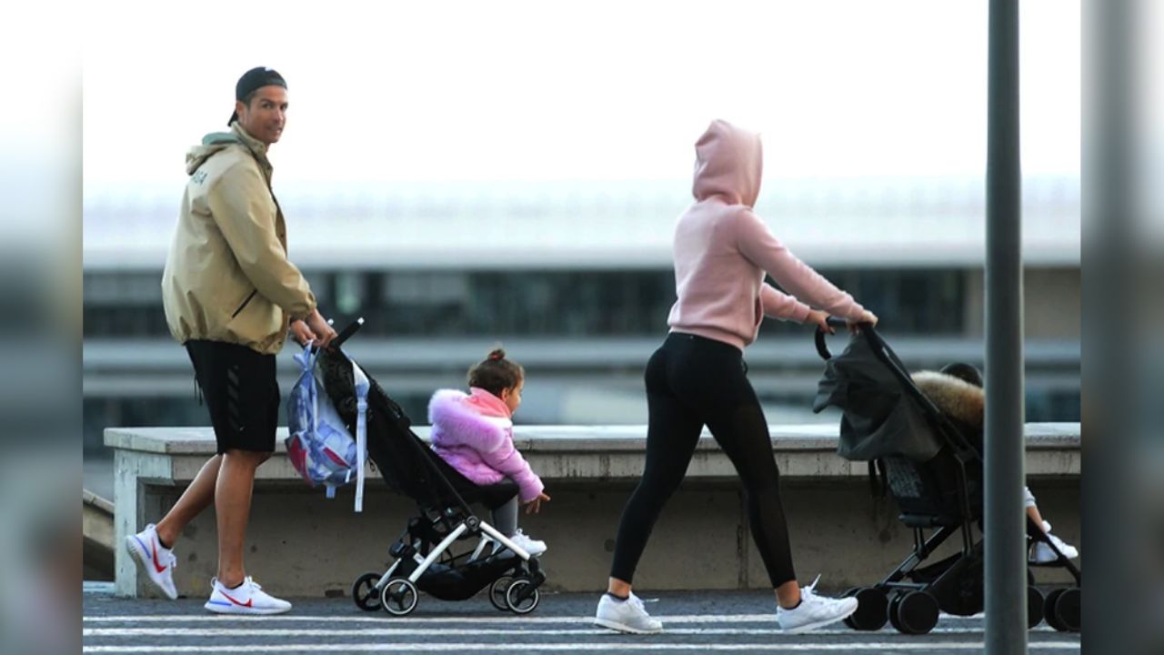 ¡Polémica! Cristiano Ronaldo se olvida del Covid-19 y sale a pasear con sus hijos