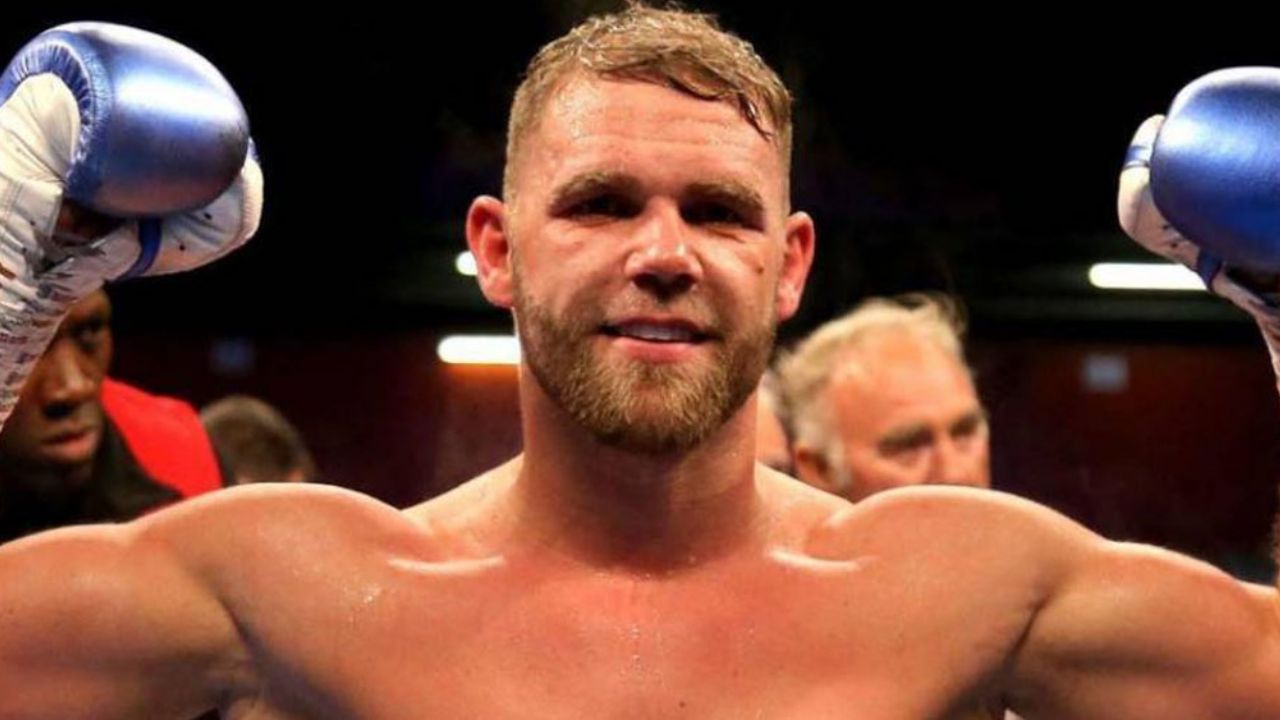 Boxeador causa indignación al enseñar a cómo golpear mujeres en cuarentena