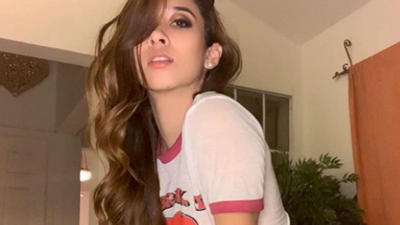 La ‘Chica del clima hondureña’ saca fuego a TikTok con baile en minifalda