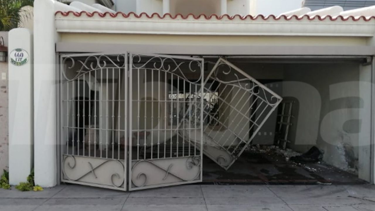 Obregón: Muere una mujer al impactar su carro con la reja de una casa