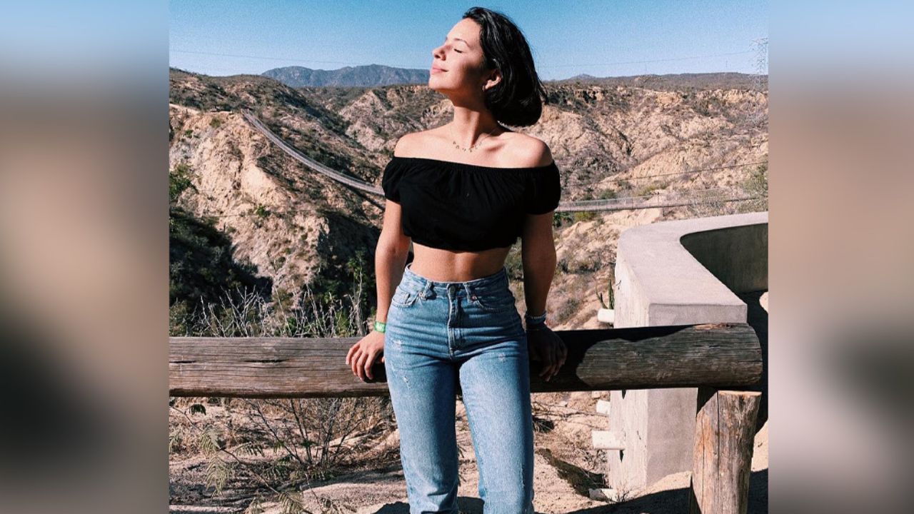Ángela Aguilar enamora a todo TikTok al presumir cinturita con pequeño top