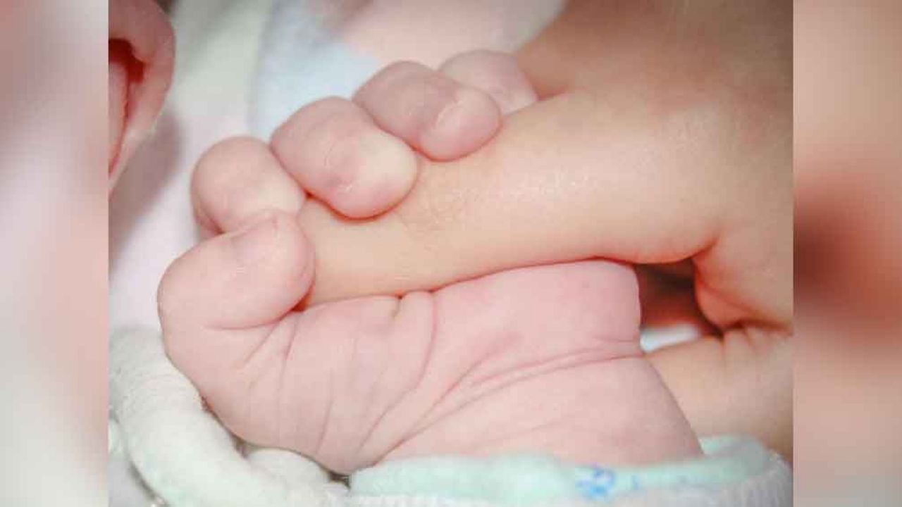 Bebé de seis meses se recupera de coronavirus tras 50 días