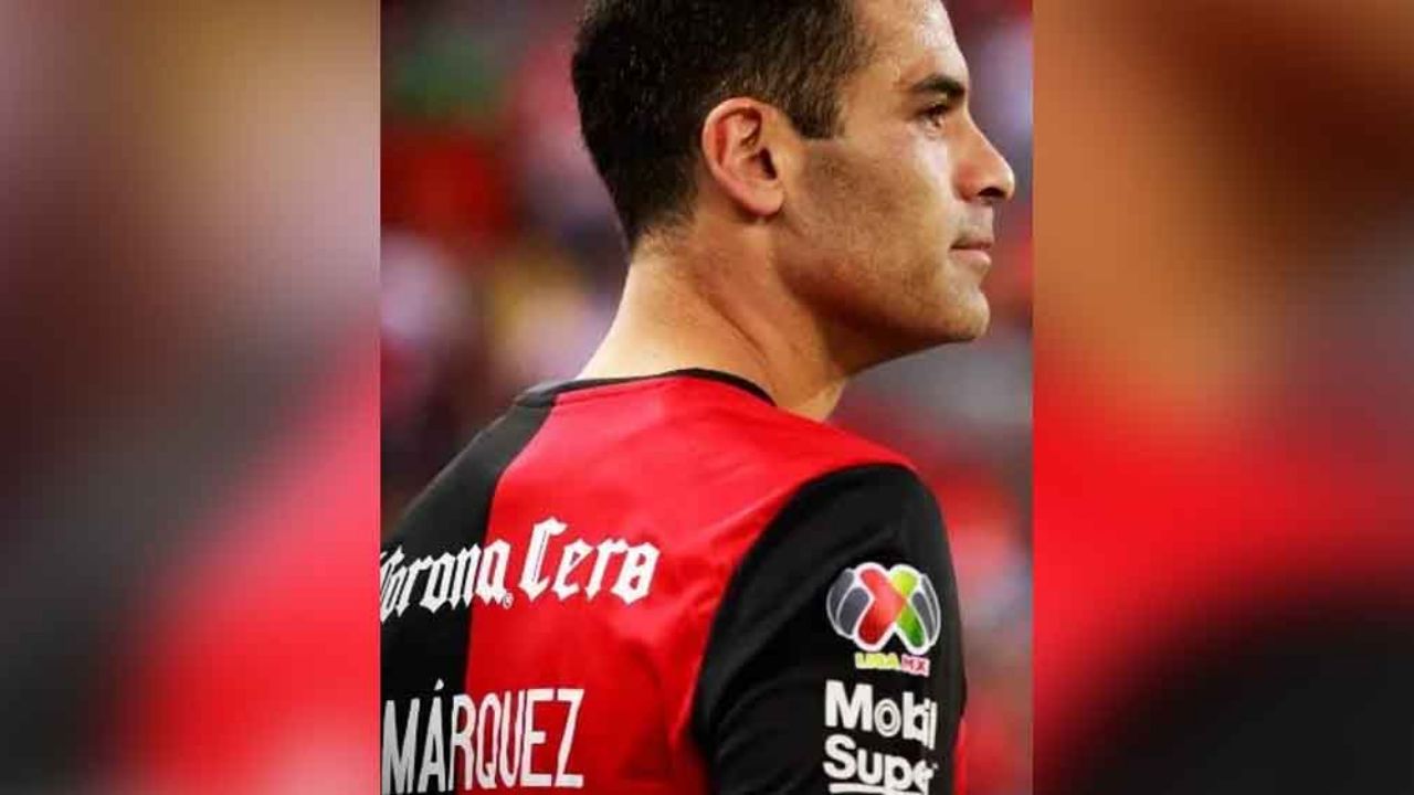 Con divertido baile de merengue, Rafa Marquéz inicia en TikTok