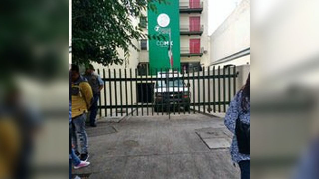 Sacan a policías de audiencia por Covid-19 y escapa ladrón en CDMX