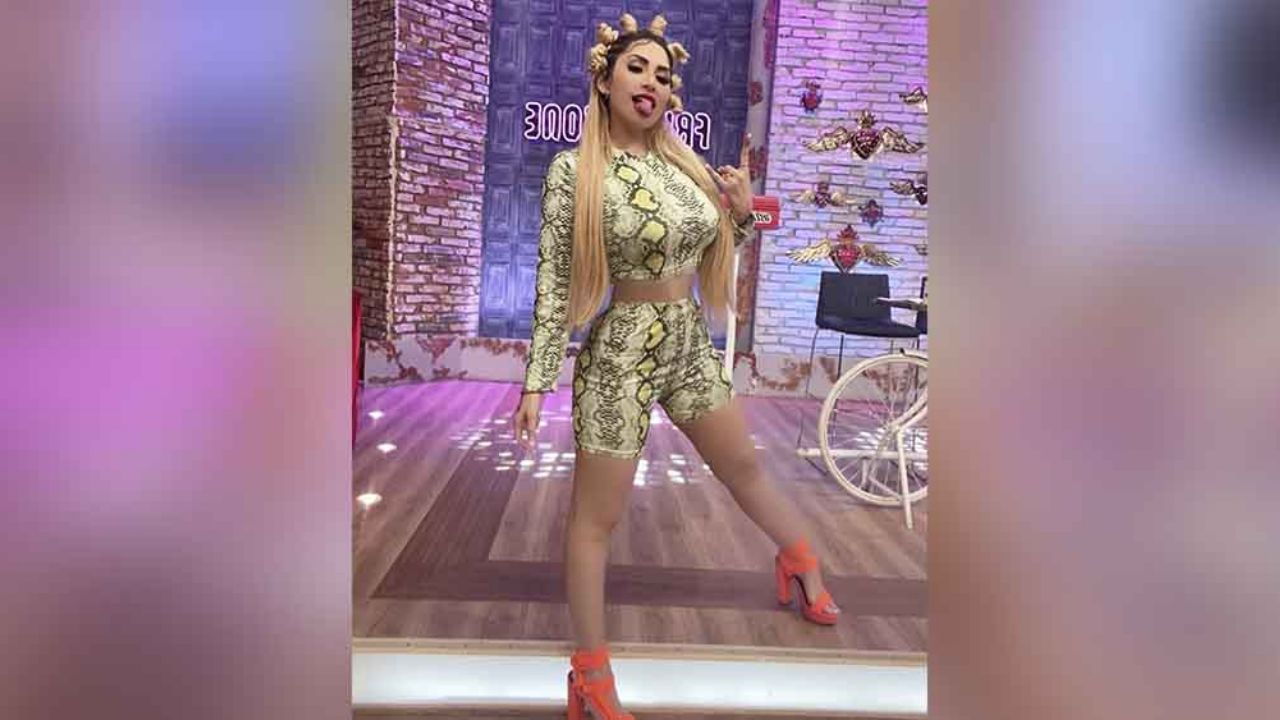 ‘La Bebeshita’ desobedece a ‘Susana Distancia’ y organiza fiesta de bikinis