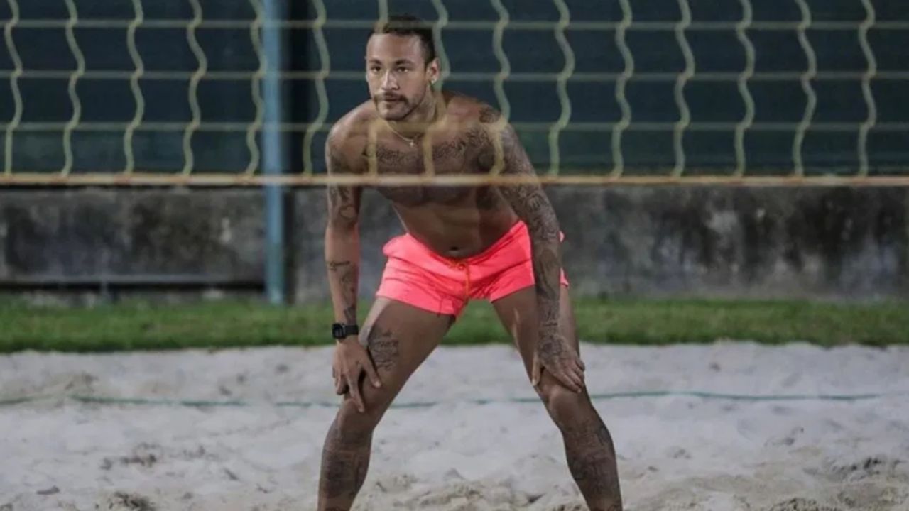 Tras polémica, Neymar dice cumplir medidas de aislamiento por Covid-19