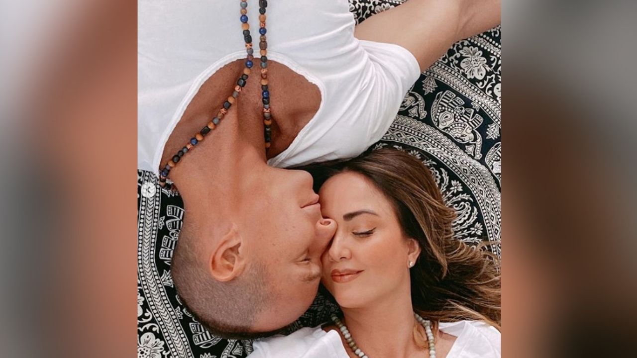 Erik Rubín ‘derrite’ de amor a Andrea Legarreta con romántica felicitación