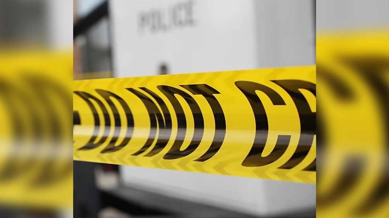 Misterio y violencia: Hallan a niños encerrados en casa con cadáver de su mamá