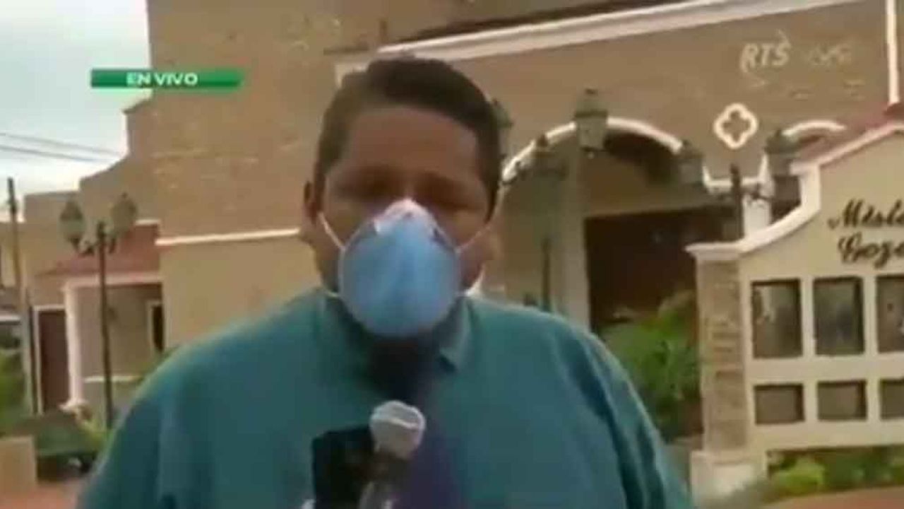 VIDEO: Reportero rompe en llanto en plena transmisión por Covid-19
