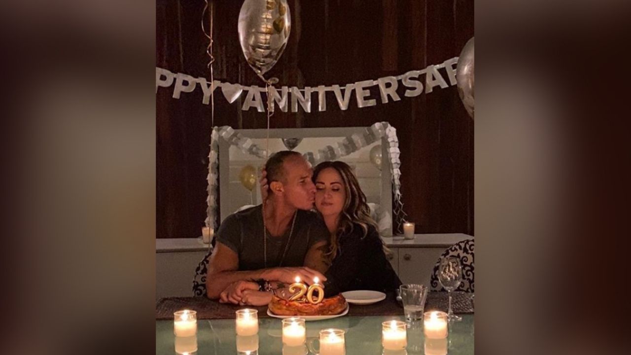 Lleno de amor: Así se vivió el 20 aniversario de Andrea Legarreta y Erik Rubín