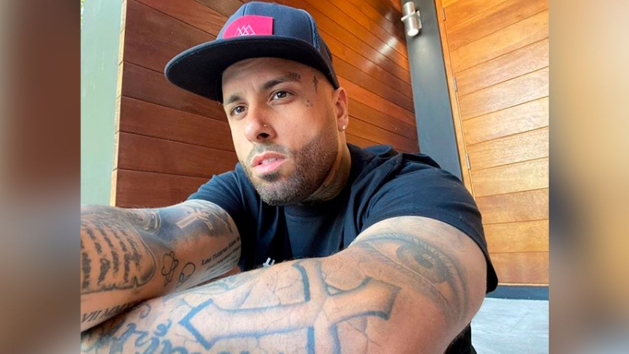 “Cuarentena face”: Así luce el rostro de Nicky Jam durante el aislamiento