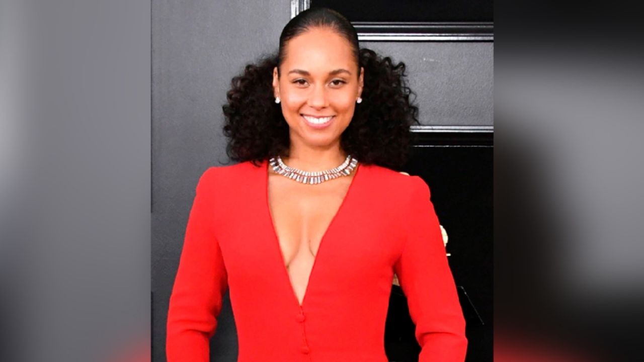 ¡Al fin! Alicia Keys lanza su libro autobiográfico titulado ‘More Myself’