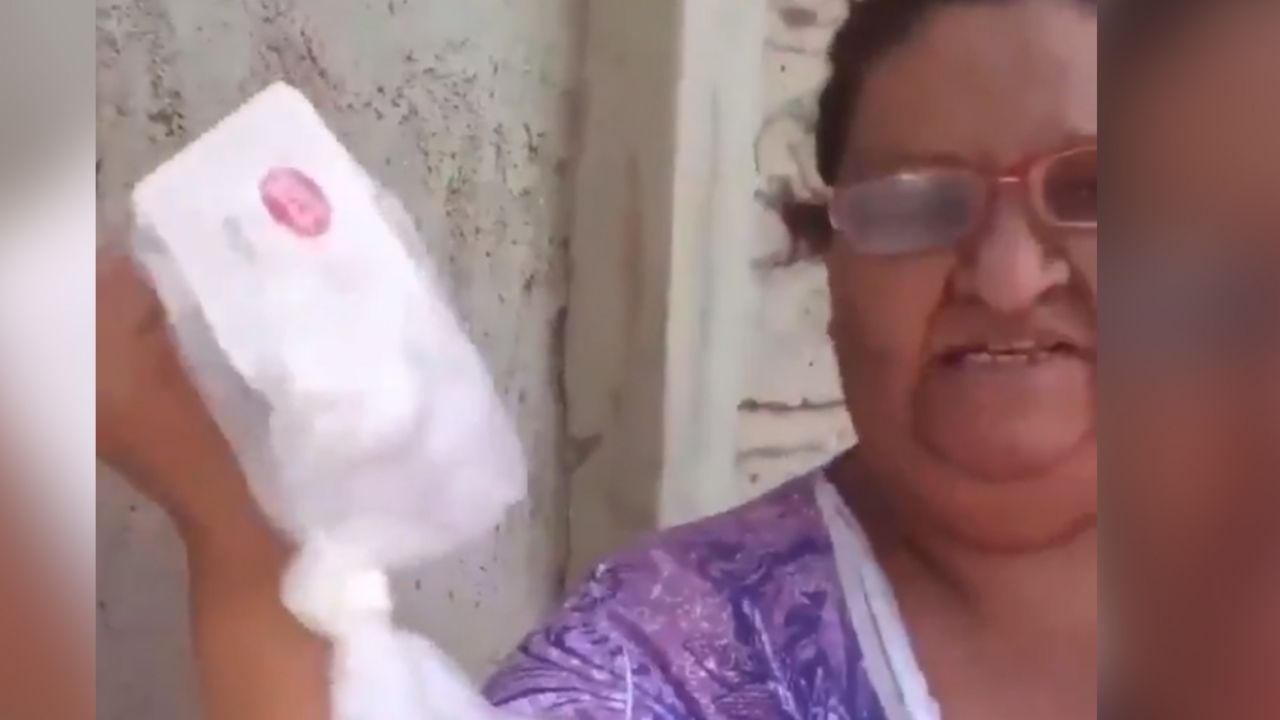VIDEO VIRAL: Mujer enfurece al recibir jabón Zote en despensa: “¡Es de perro!”