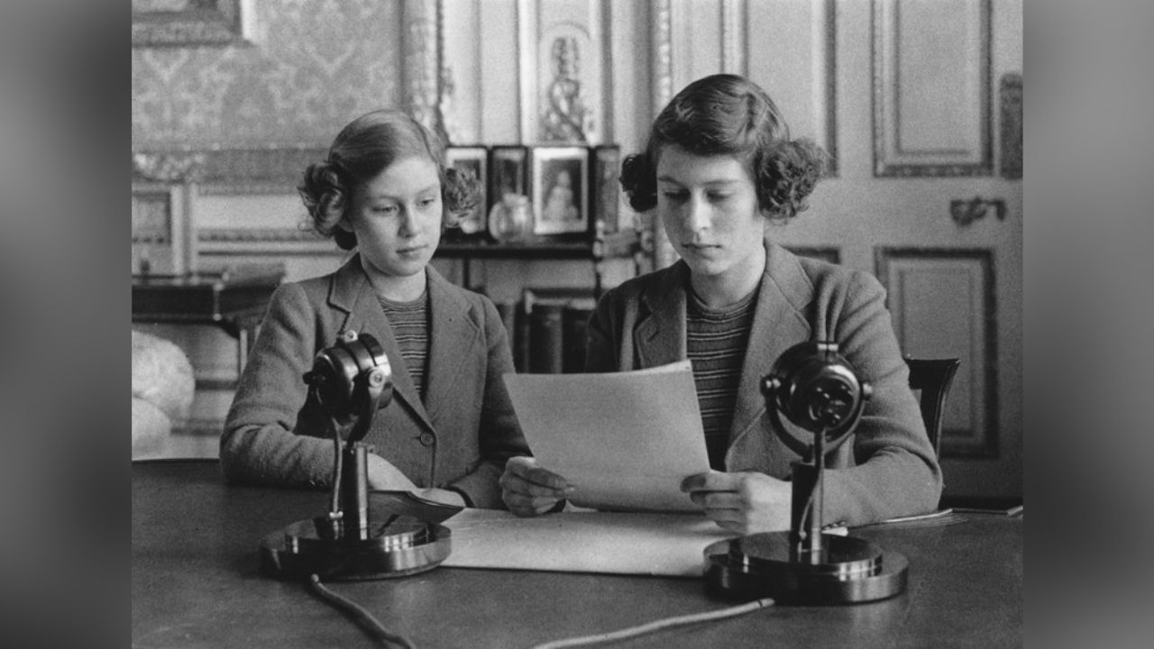 Reina Isabel II y el alentador discurso durante la Guerra Mundial a los 14