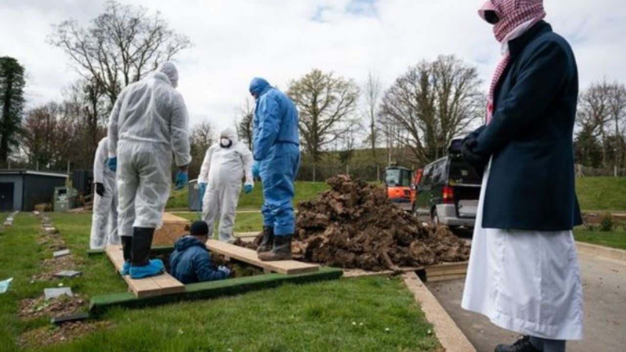 El triste y solitario entierro de la víctima más joven del Covid-19 en Reino Unido