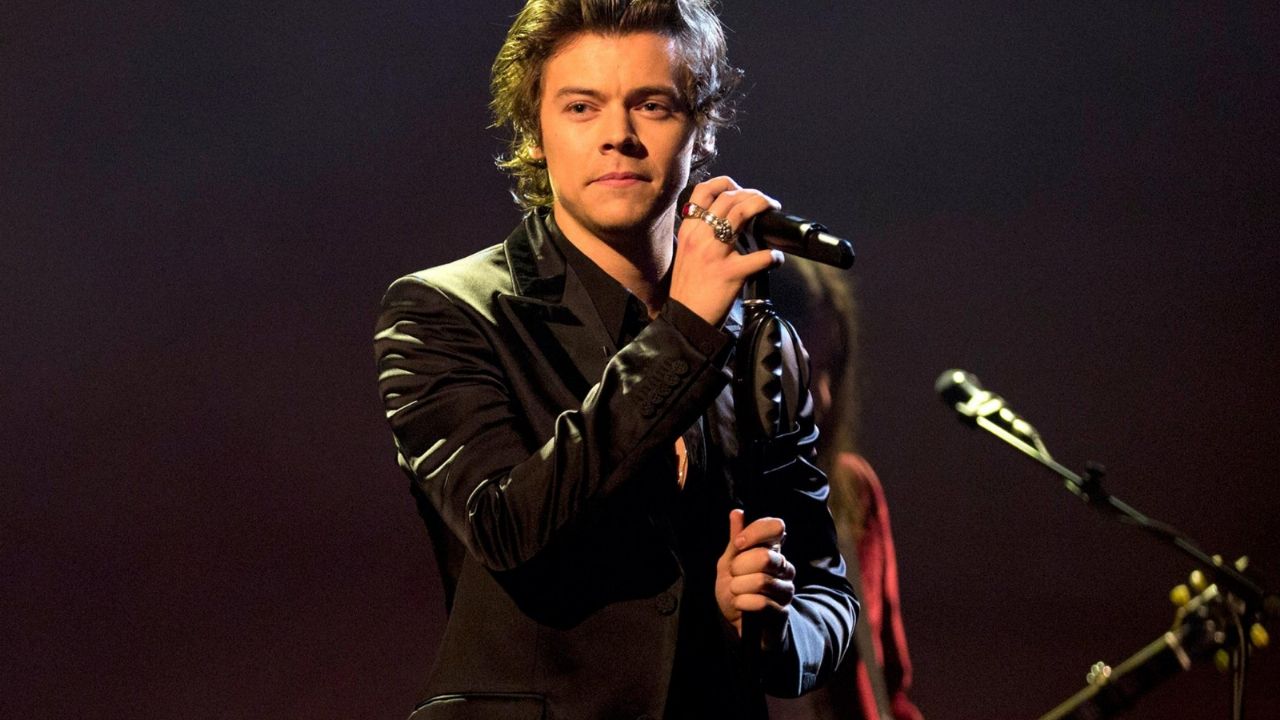 “Estoy atrapado”: Harry Styles, en aeropuerto de EU por el brote de Covid-19