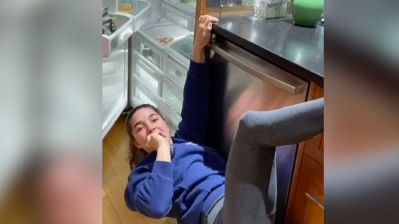 Alpinista escala muebles de cocina al no poder salir en la cuarentena