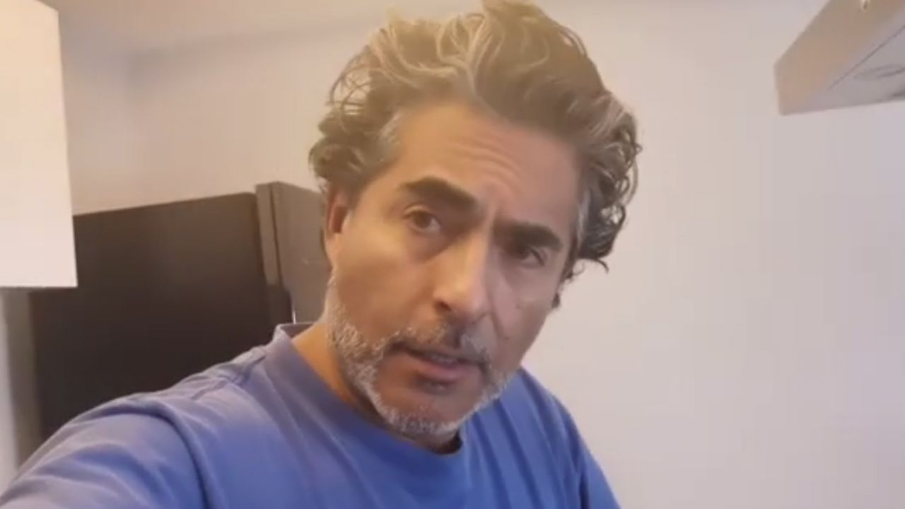 ¿Contagiado de coronavirus? Raúl Araiza desata pavor al estornudar en ‘Hoy’