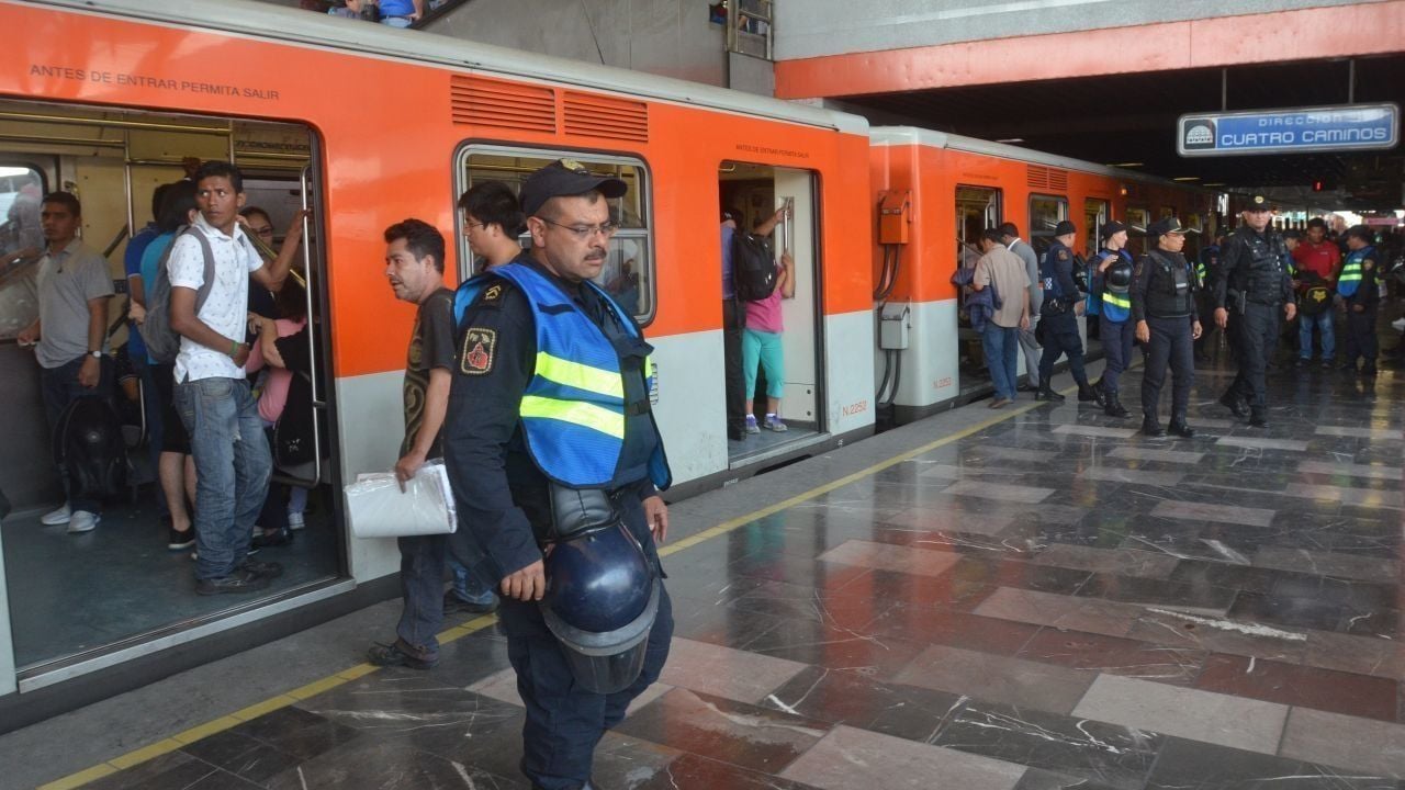 Dos personas se lanzaron a las vías del Metro frente a los usuarios en CDMX