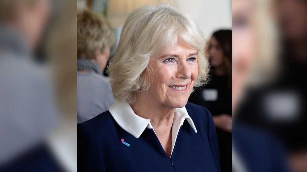 FOTO: Los secretos de la oficina de la madrastra de Harry; ¡no hay fotos de Meghan!