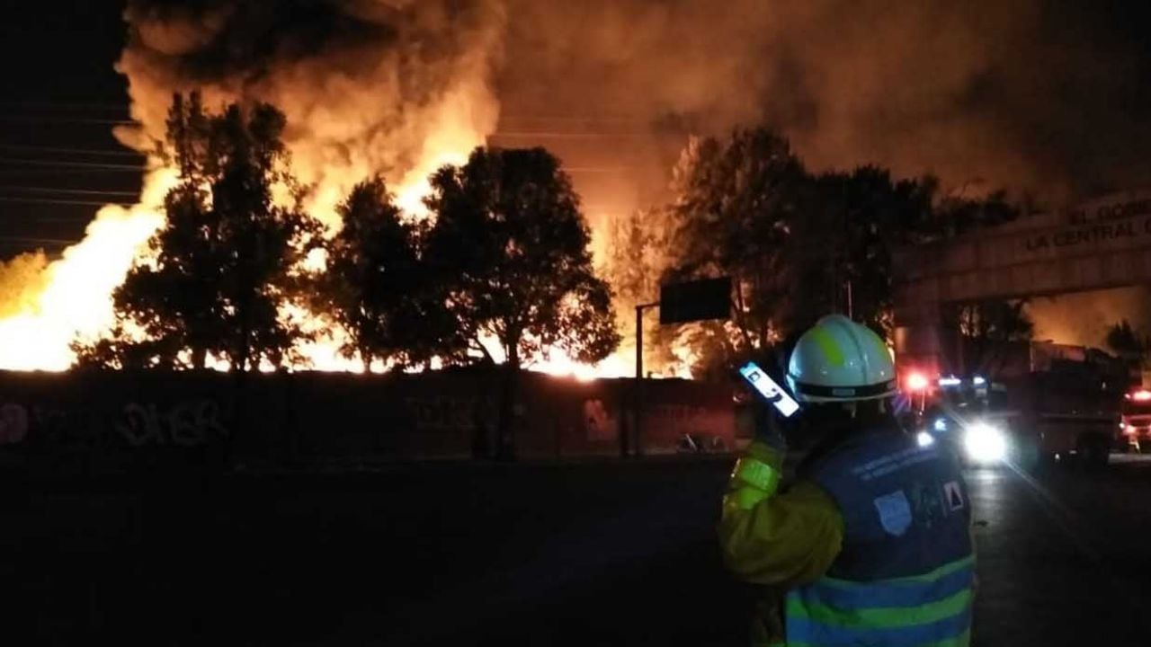 Terror en la Central de Abastos: Se registra espectacular y peligroso incendio