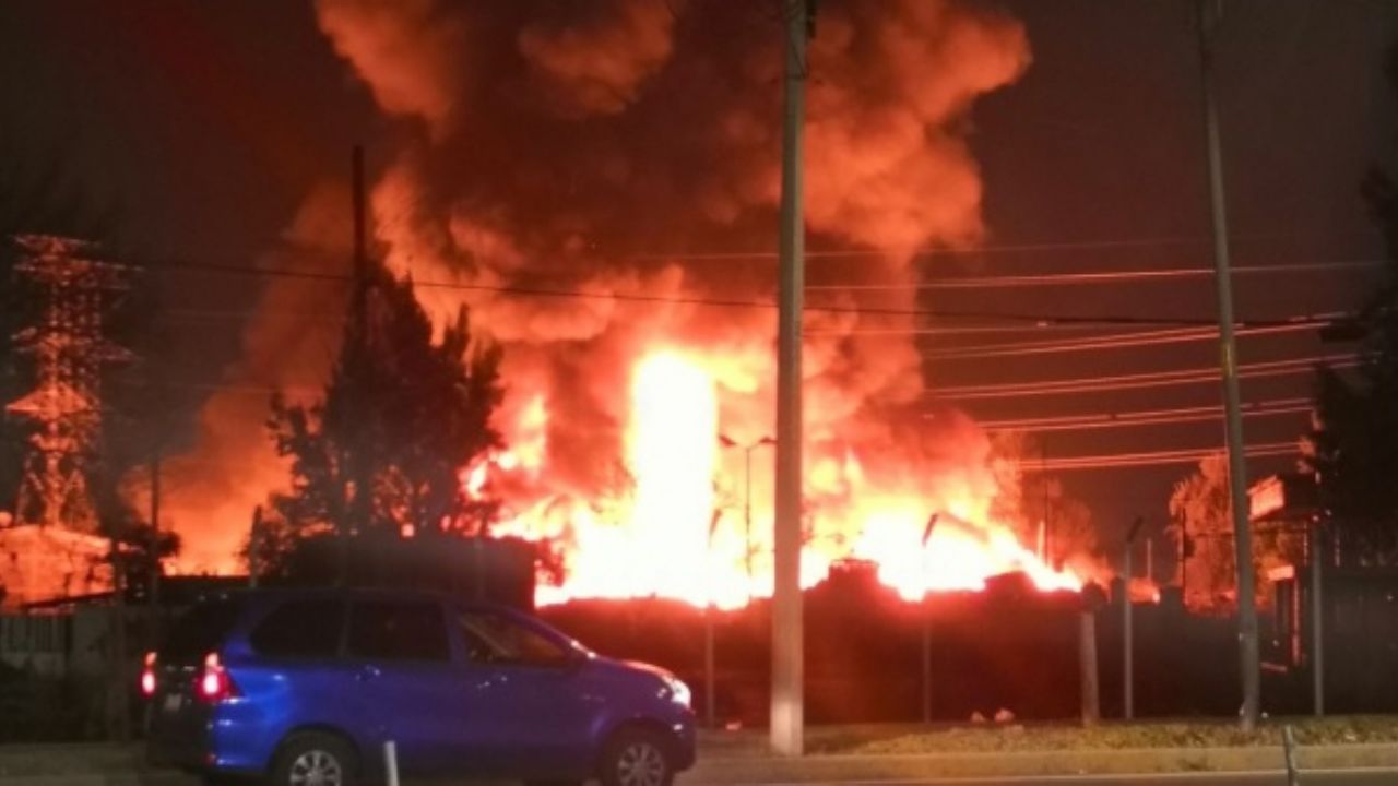 Incendio en Central de Abastos deja saldo de dos menores fallecidos