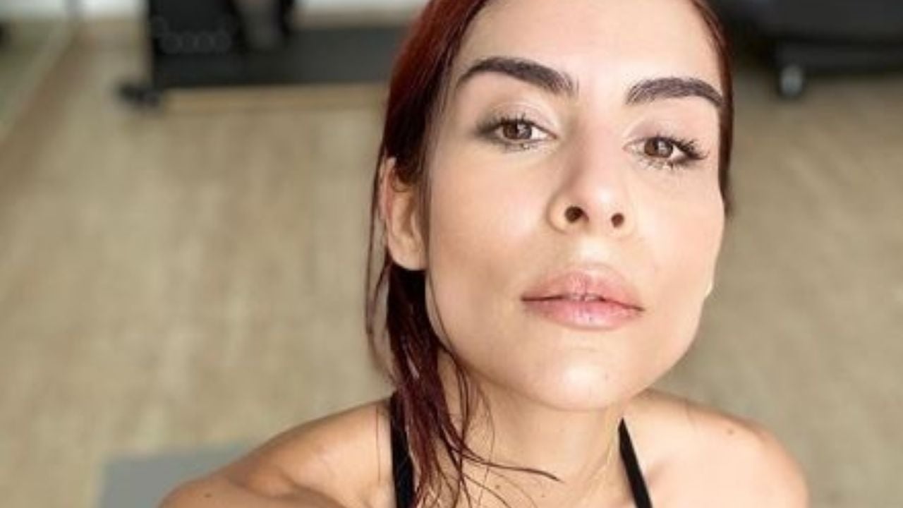 ¡Qué sensual! María León presume talento desde la cocina (y no, no es cocinar)
