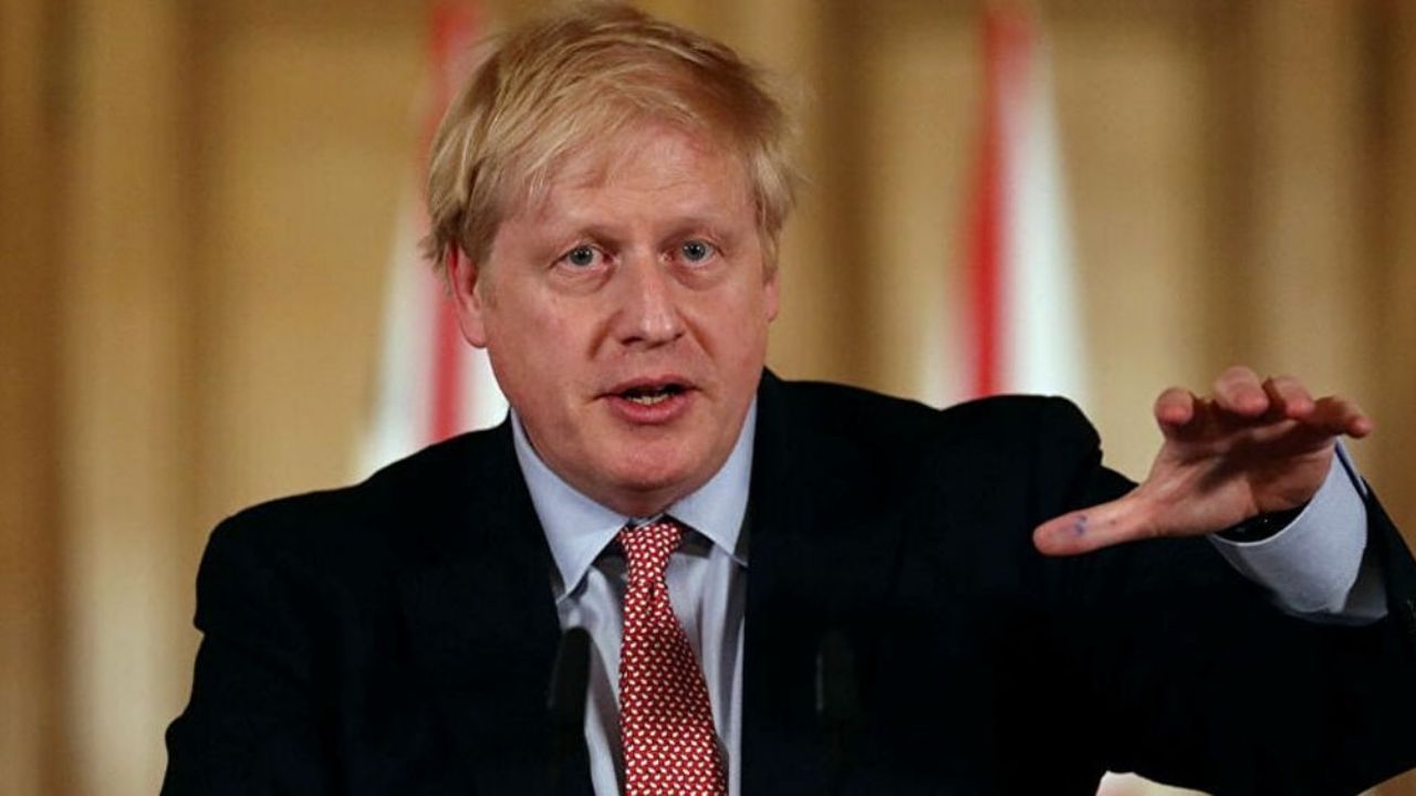 Boris Johnson continúa en cuidados intensivos por Covid-19 en un hospital de Londres