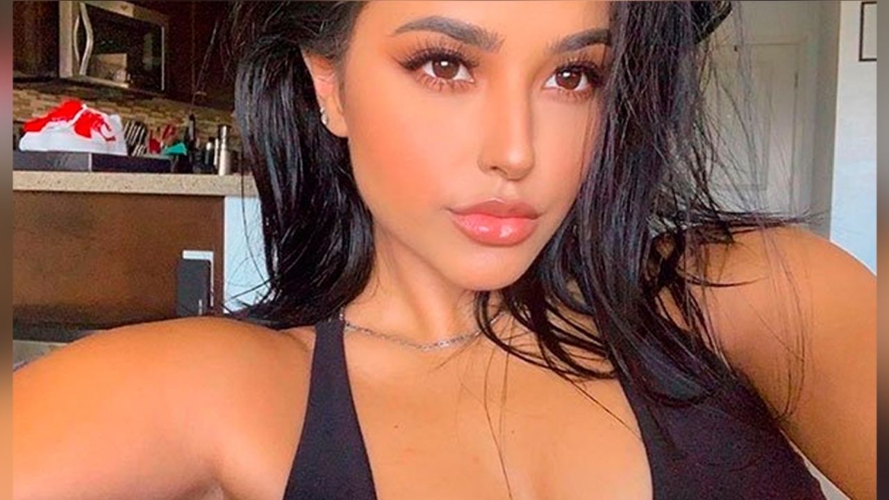 ¡Como una sirena! Becky G ‘acalora’ las redes con atrevido bikini y posa desde altamar