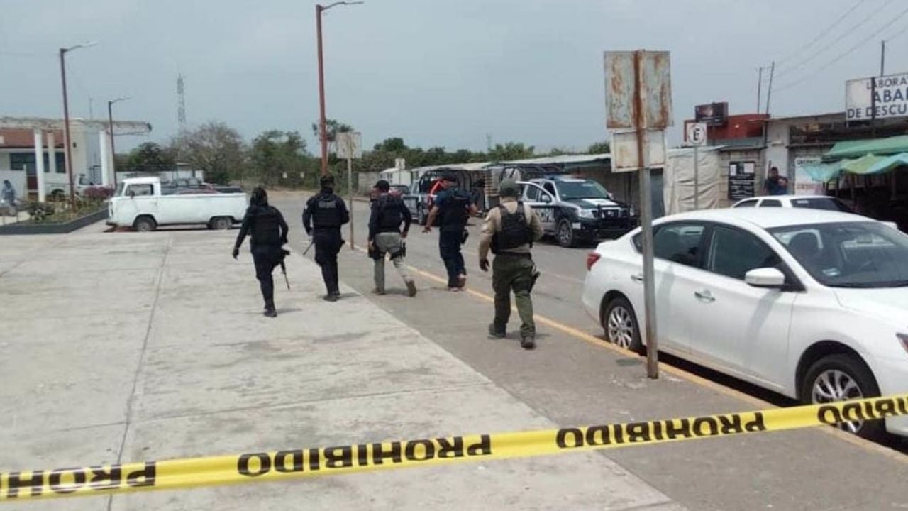 Acribillan a 2 familiares dentro de hospital con más de 20 tiros en Veracruz