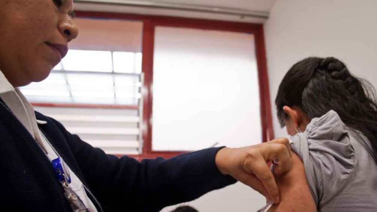 Sarampión alerta a epidemiólogos al aumentar a 122 casos en México