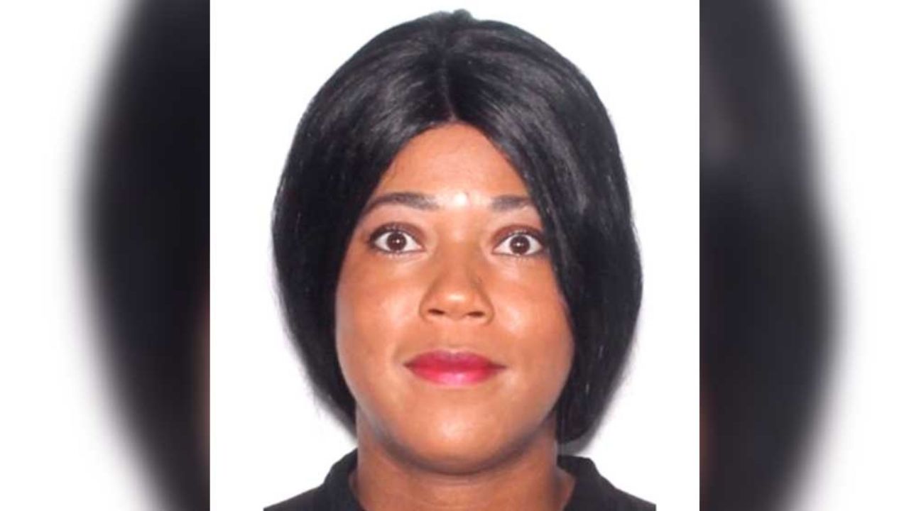 Mujer mata a su bebé al dispararle en el pecho; oculta su cuerpo y se da un tiro