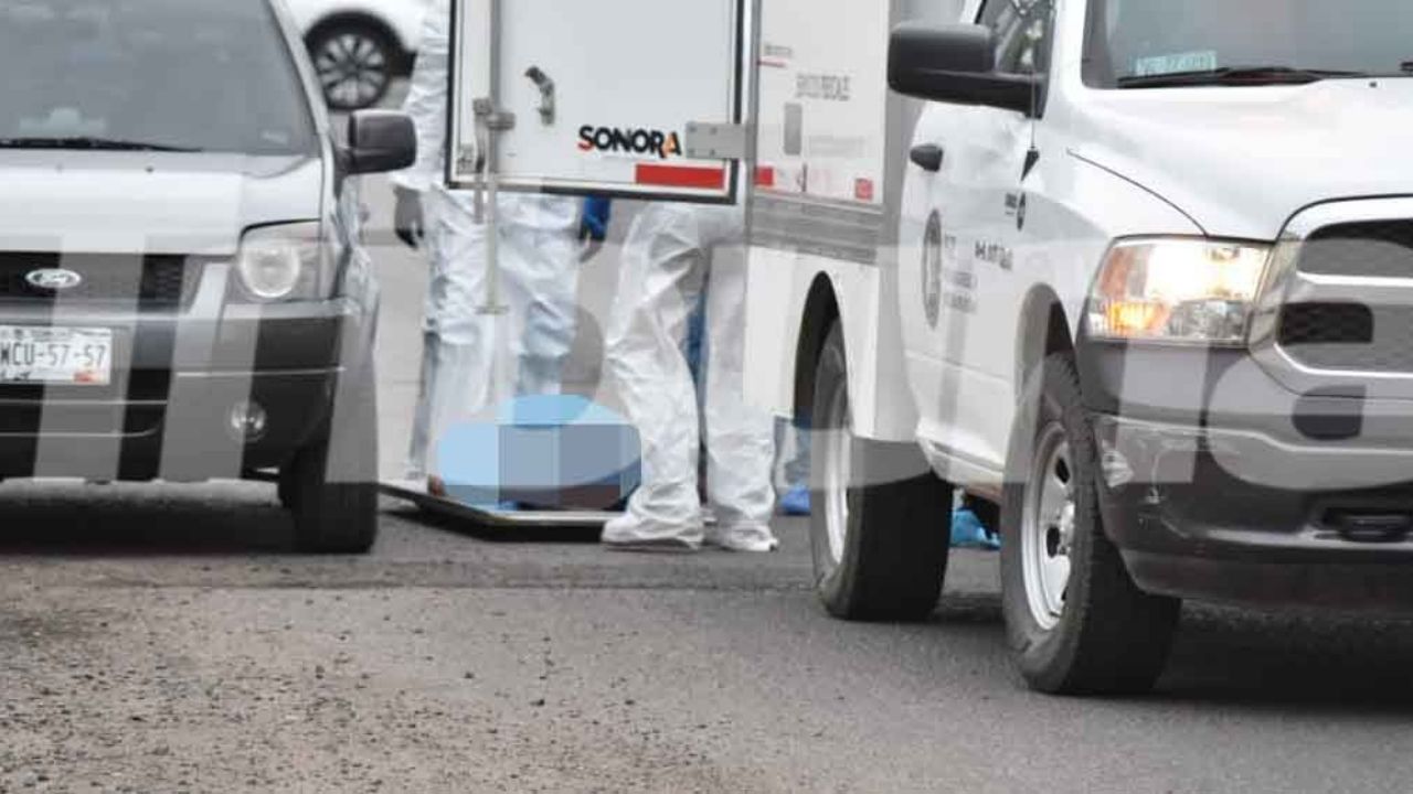 Gatilleros asesinan a conductor frente a su madre; ella termina lesionada